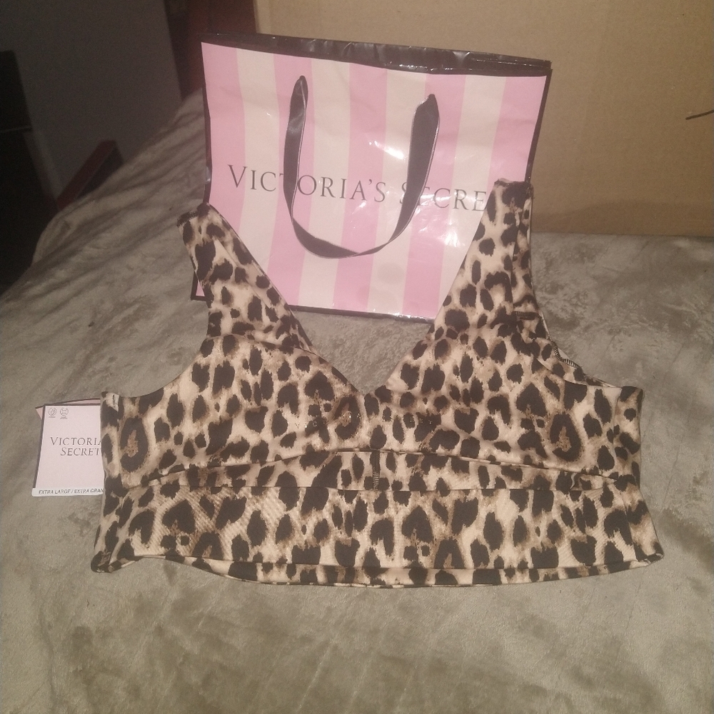 Victoria's Secret Sport Bra XL New! Collection Stunning!  Comes w free  VS Panty